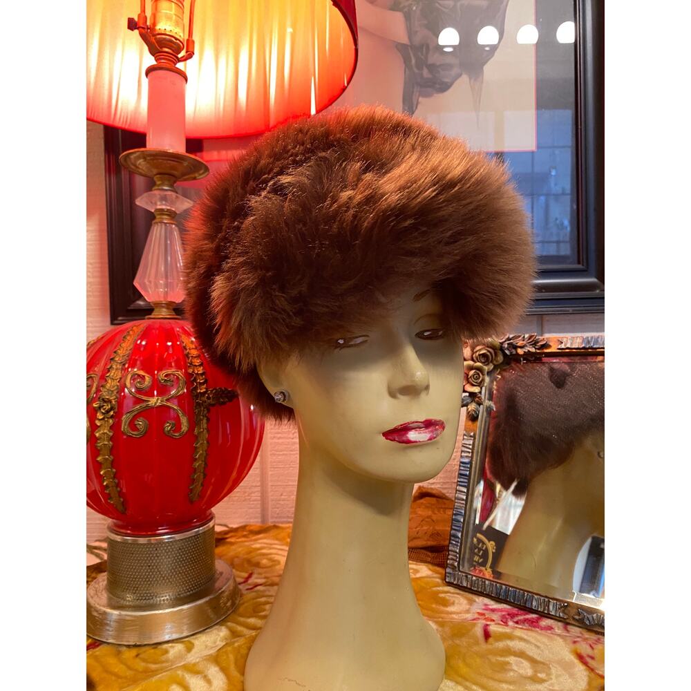 Vintage 1970s brown fluffy shearing hat lamb skin Italian winter ski outdoor